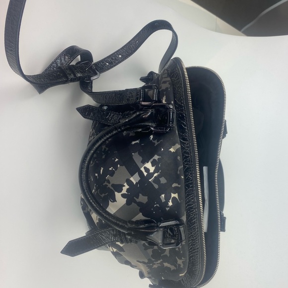 Burberry Floral Beat Satchel - Picture 7 of 8
